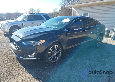 2019 Ford Fusion Titanium z USA, uszkodzony, nr VIN 3FA6P0D93KR123881
